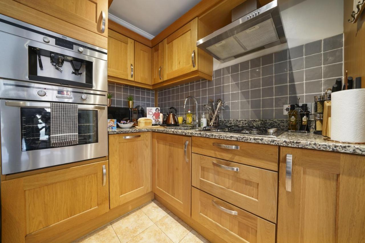 Super Funky Spire View Cottage - Free Gated Parking - Ultra Wifi Canterbury Luaran gambar